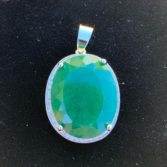 Jewelry - 🔥🔥NEW GENUIN GREEN EMERALD PENDANT🔥